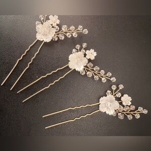 Elegant Gold and White Floral Hair Pins